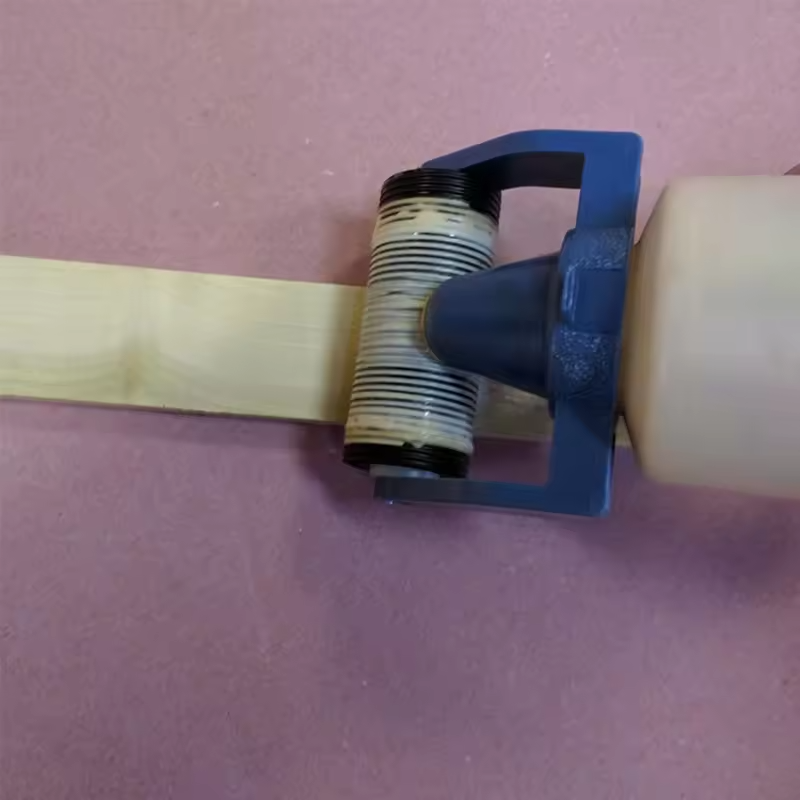Bouteille applicatrice de coll - Woodworking Glue Roller avis et prix